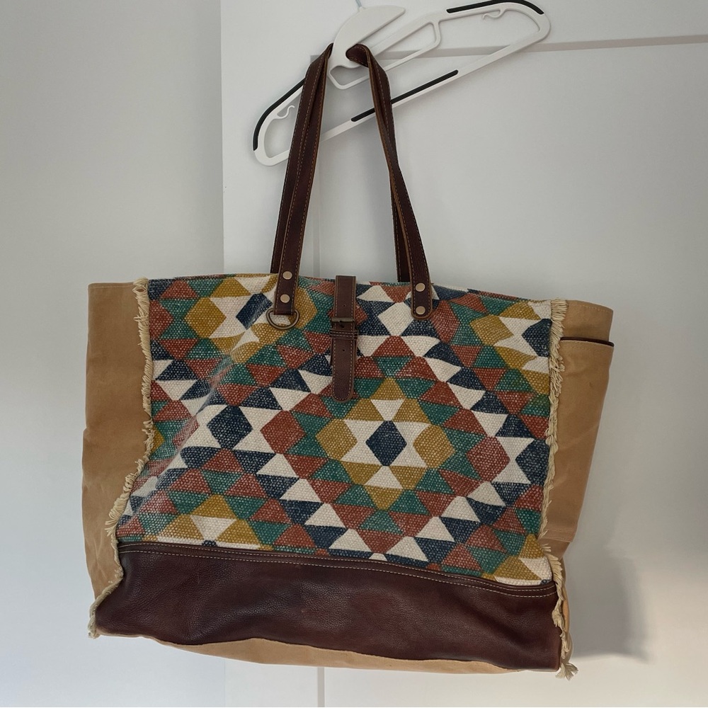 Myra Bag Multicolor Quilt Pattern Weekender
Boho Upcycled - Picture 1 of 13